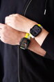 Cubenest Prémiový športový remienok na Apple Watch žlto-sivý