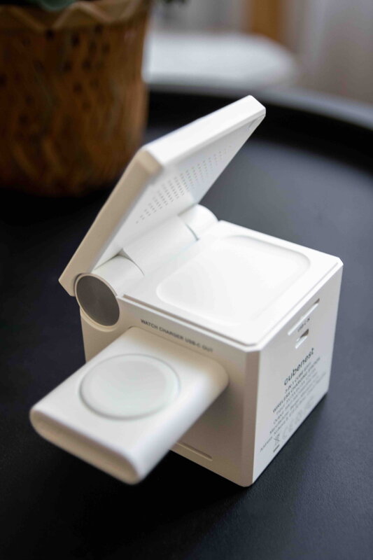 Cubenest 3v1 Bezdrôtová magnetická nabíjačka E311