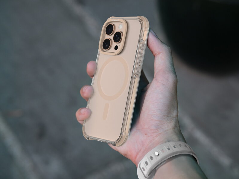 Cubenest Kryt na iPhone 16 Pro MagPro Strong Guard zlatý