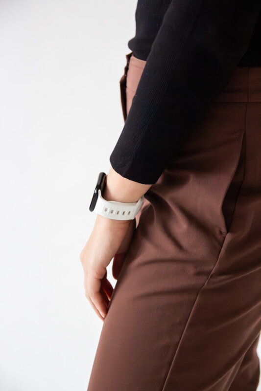 Cubenest Prémiový športový remienok na Apple Watch bielý
