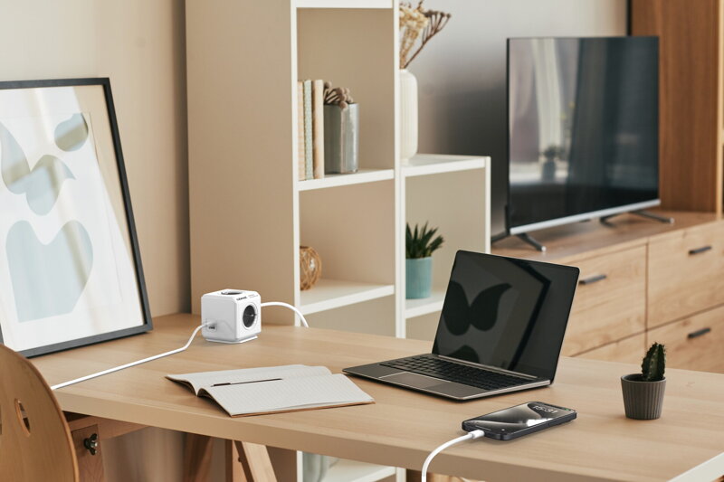 Cubenest PowerCube Extended USB A+C PD 20 W 1,5 m sivá